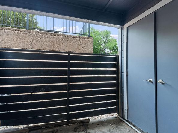 1840 Burton DR 133, Austin TX 78741