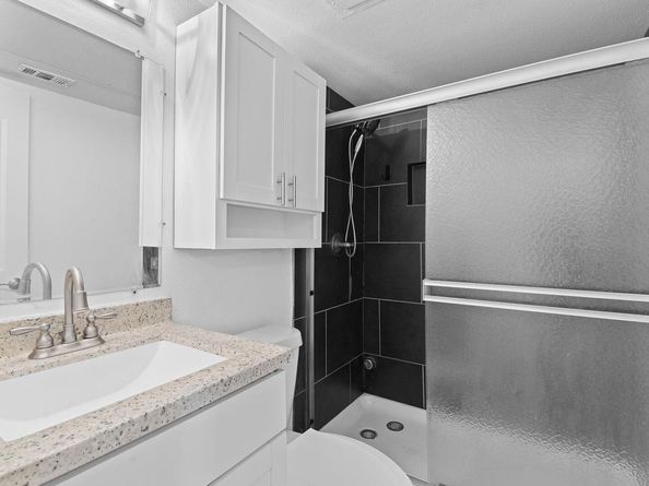 1840 Burton DR 133, Austin TX 78741