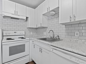 1840 Burton DR 133, Austin TX 78741