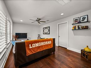 2100 E 10th ST, Austin TX 78702