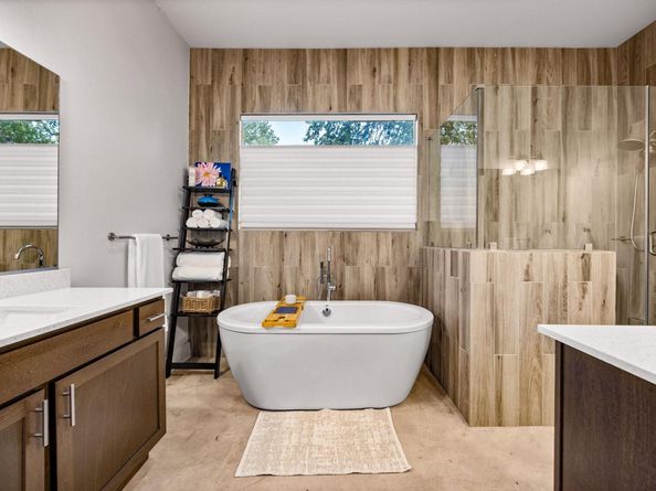 2100 E 10th ST, Austin TX 78702