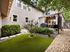 2100 E 10th ST, Austin TX 78702