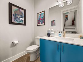 2100 E 10th ST, Austin TX 78702
