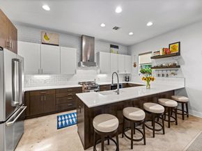 2100 E 10th ST, Austin TX 78702