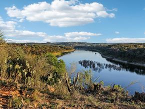 24333 Pedernales Cliff TRL, Spicewood TX 78669