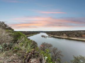 24333 Pedernales Cliff TRL, Spicewood TX 78669