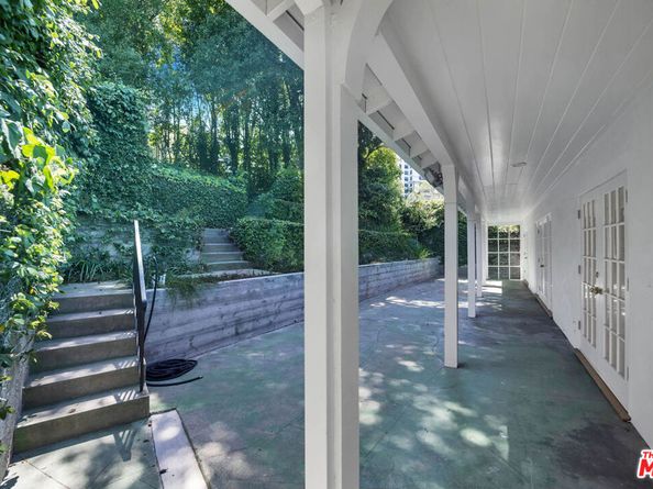 1231 Club View Drive, Los Angeles CA 90024