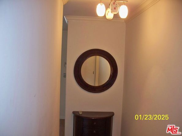 2320 S Bentley Avenue 204, Los Angeles CA 90064