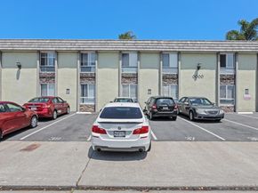 6666 Beadnell Way 15, San Diego CA 92117