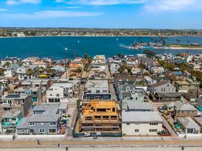 701 Sunset Ct, San Diego CA 92109