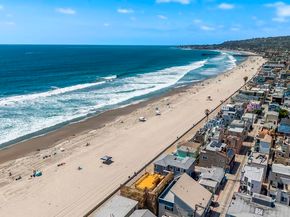 701 Sunset Ct, San Diego CA 92109
