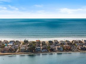 701 Sunset Ct, San Diego CA 92109