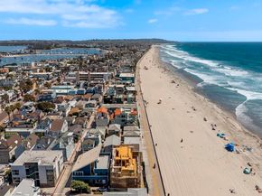 701 Sunset Ct, San Diego CA 92109
