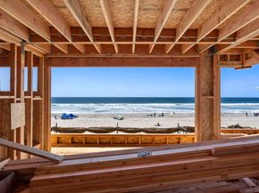 701 Sunset Ct, San Diego CA 92109