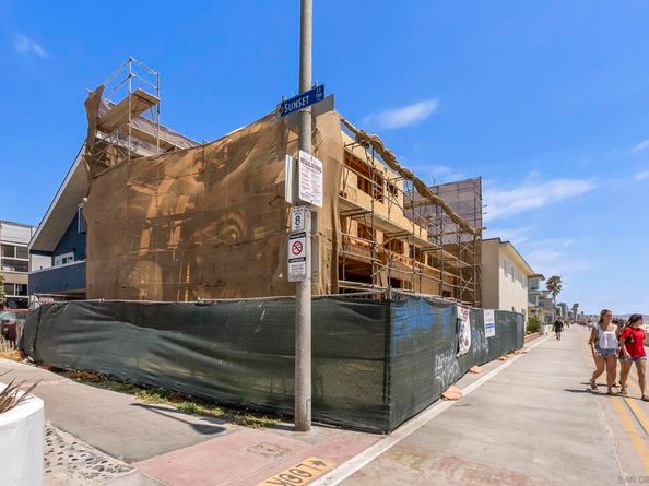 701 Sunset Ct, San Diego CA 92109