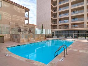 939 Coast 17D, La Jolla CA 92037