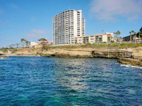 939 Coast 17D, La Jolla CA 92037