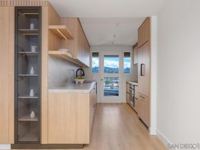 939 Coast 17D, La Jolla CA 92037