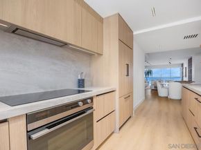 939 Coast 17D, La Jolla CA 92037