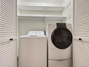 6025 Estelle 4, San Diego CA 92115
