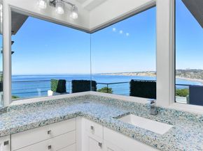 7825 Prospect Pl, La Jolla CA 92037