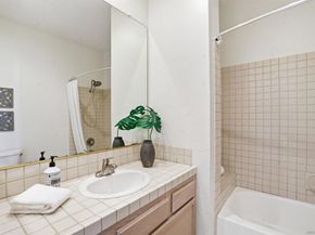 4383 Nobel Dr 86, San Diego CA 92122