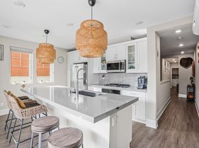 810 Santa Barbara Pl, San Diego CA 92109