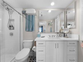810 Santa Barbara Pl, San Diego CA 92109