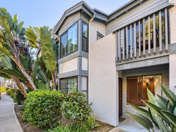 4085 Crystal Dawn 104, San Diego CA 92122