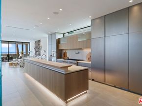 938 - 940 Palisades Beach Road, Santa Monica CA 90403
