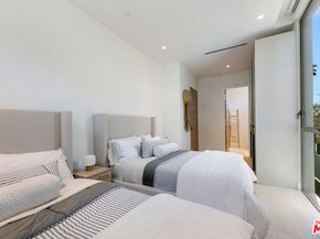 938 - 940 Palisades Beach Road, Santa Monica CA 90403