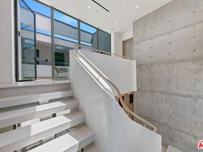 938 - 940 Palisades Beach Road, Santa Monica CA 90403
