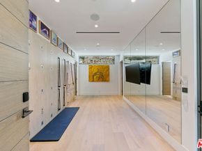 938 - 940 Palisades Beach Road, Santa Monica CA 90403