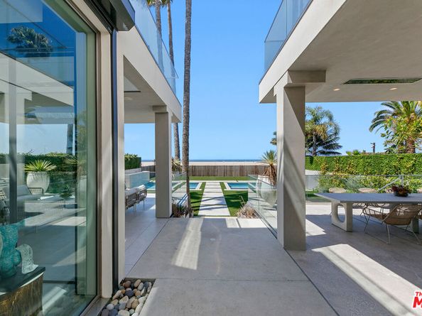 938 - 940 Palisades Beach Road, Santa Monica CA 90403