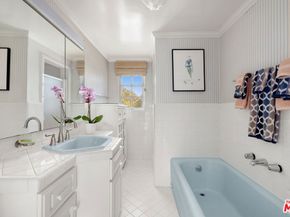 1717 Comstock Avenue, Los Angeles CA 90024