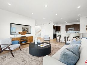 11725 Laurelwood Drive, Studio City CA 91604