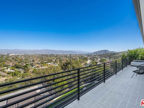 11725 Laurelwood Drive, Studio City CA 91604