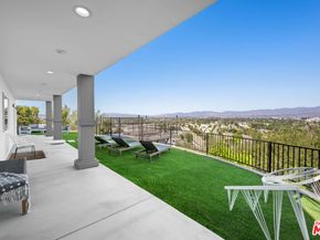 11725 Laurelwood Drive, Studio City CA 91604