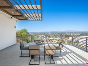 11725 Laurelwood Drive, Studio City CA 91604