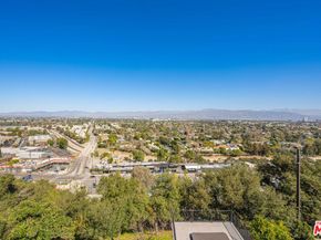 11725 Laurelwood Drive, Studio City CA 91604