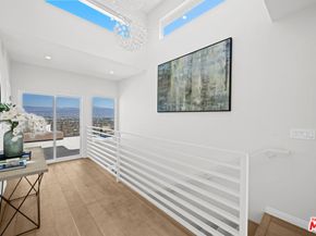 11725 Laurelwood Drive, Studio City CA 91604