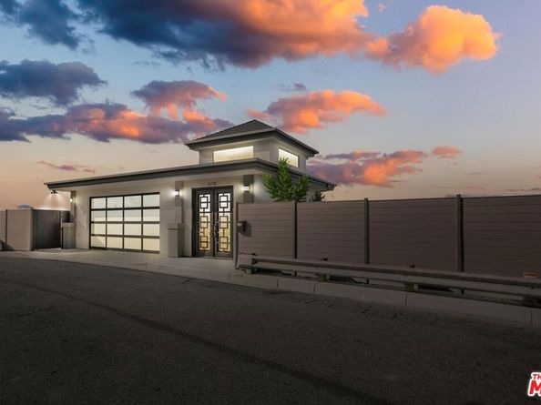 11725 Laurelwood Drive, Studio City CA 91604