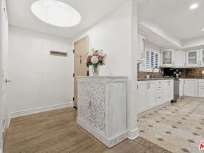 11908 Darlington Avenue 203, Los Angeles CA 90049