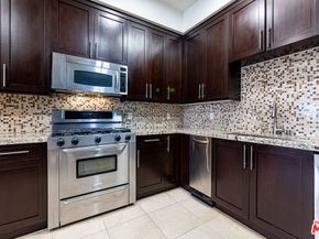 5057 Maplewood Avenue PH4, Los Angeles CA 90004