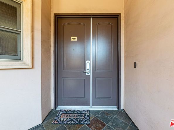 5057 Maplewood Avenue PH4, Los Angeles CA 90004