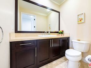 5057 Maplewood Avenue PH4, Los Angeles CA 90004