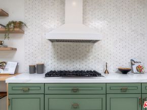 2617 Harlesden Court, Los Angeles CA 90046