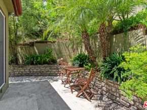 2617 Harlesden Court, Los Angeles CA 90046