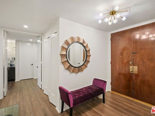 17711 Margate Street 211, Encino CA 91316