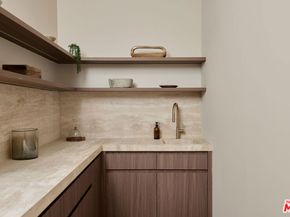 800 N La Jolla Avenue, Los Angeles CA 90046